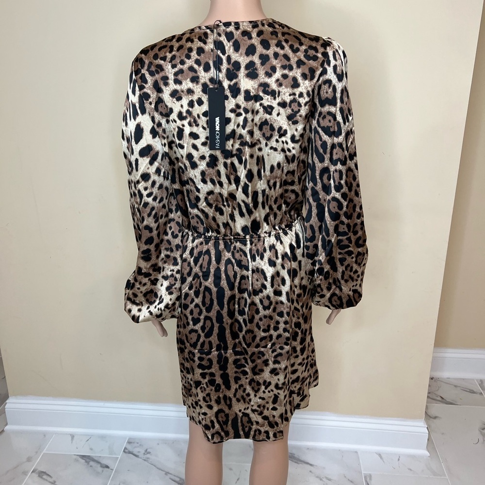 𝅺Fashion nova short dress - Picture 9 of 10